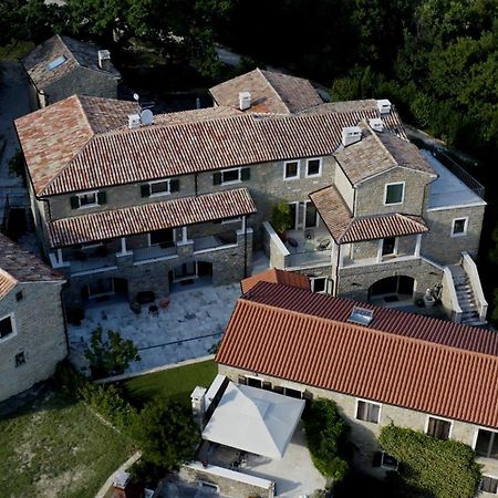 L'Abbraccio Della Quercia Apartment Momjan Bagian luar foto