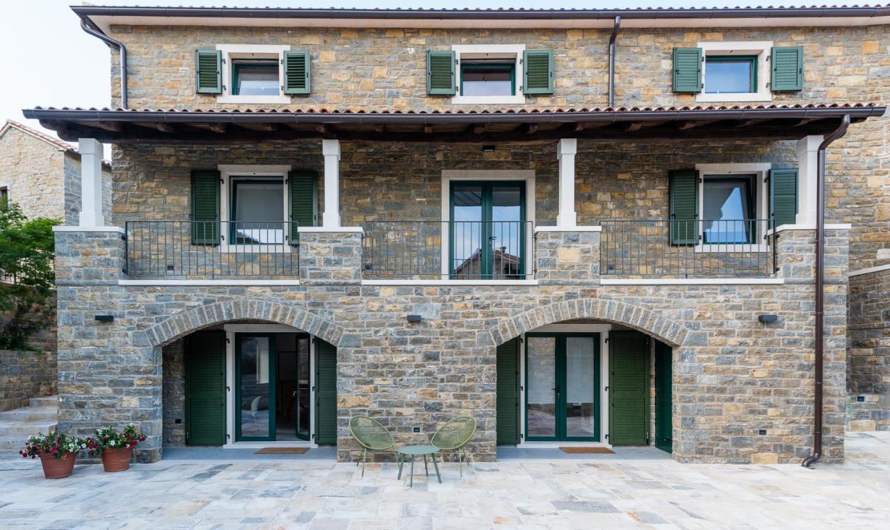 L'Abbraccio Della Quercia Apartment Momjan Bagian luar foto