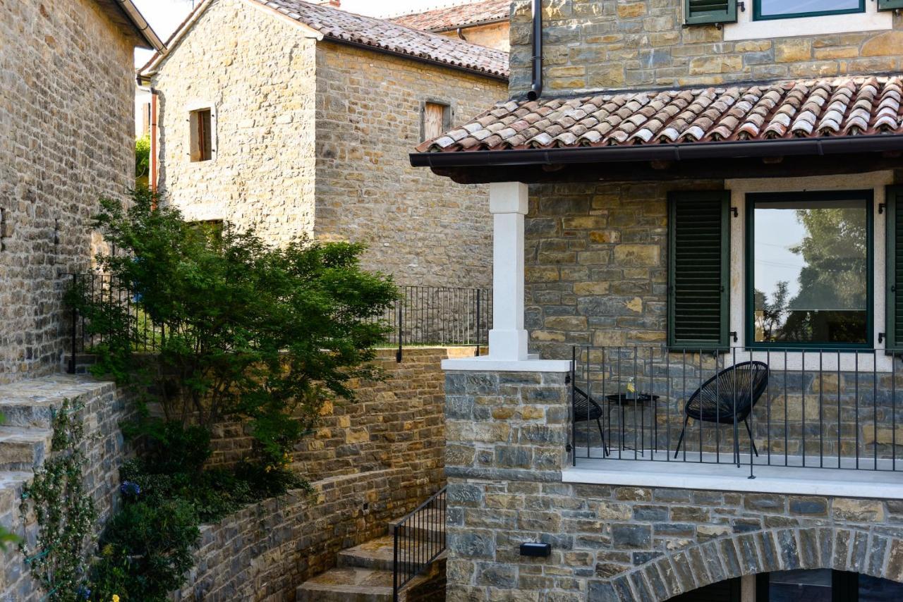 L'Abbraccio Della Quercia Apartment Momjan Bagian luar foto