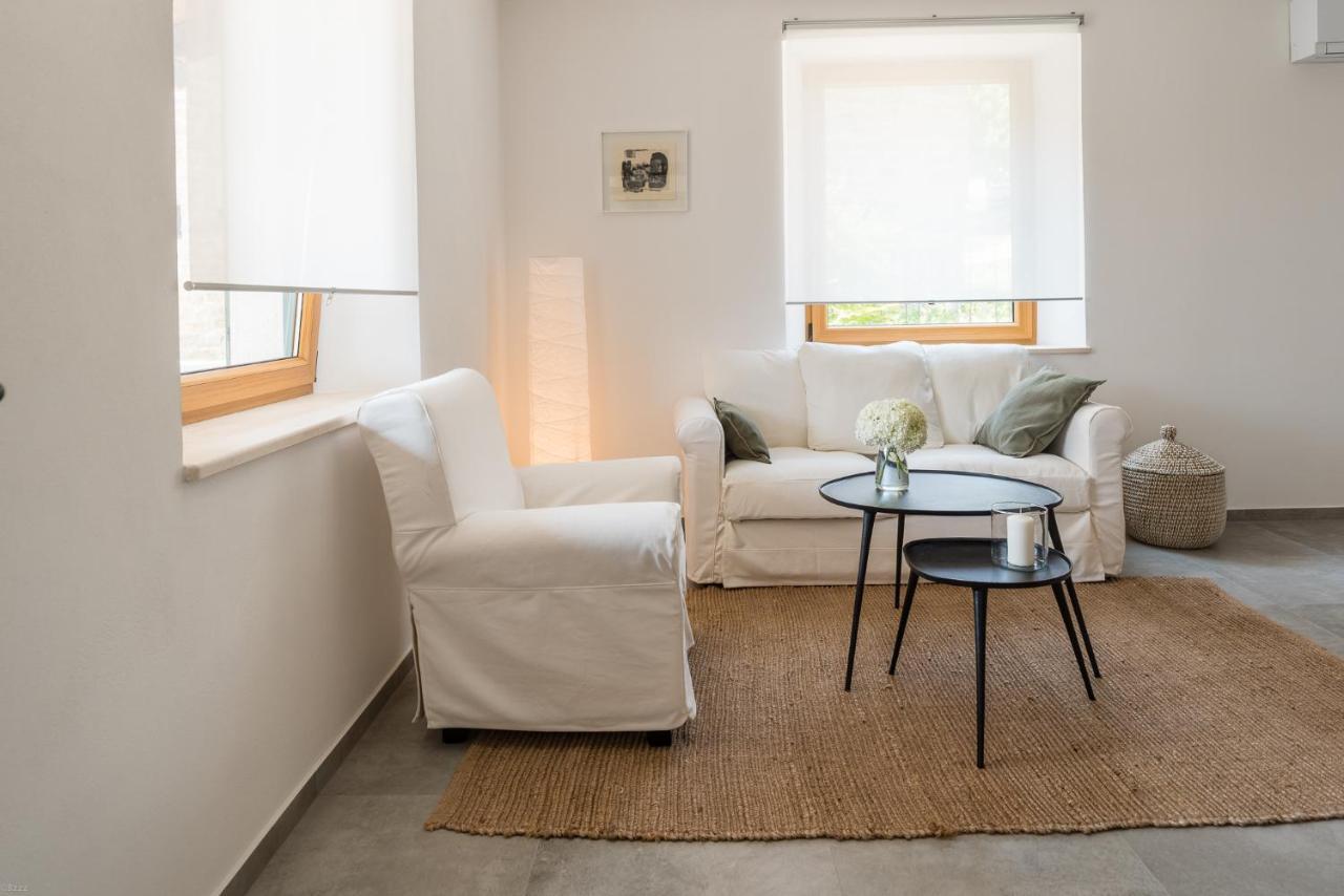 L'Abbraccio Della Quercia Apartment Momjan Bagian luar foto