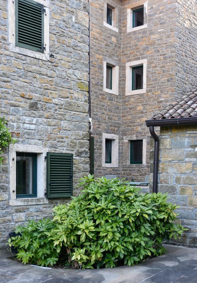 L'Abbraccio Della Quercia Apartment Momjan Bagian luar foto