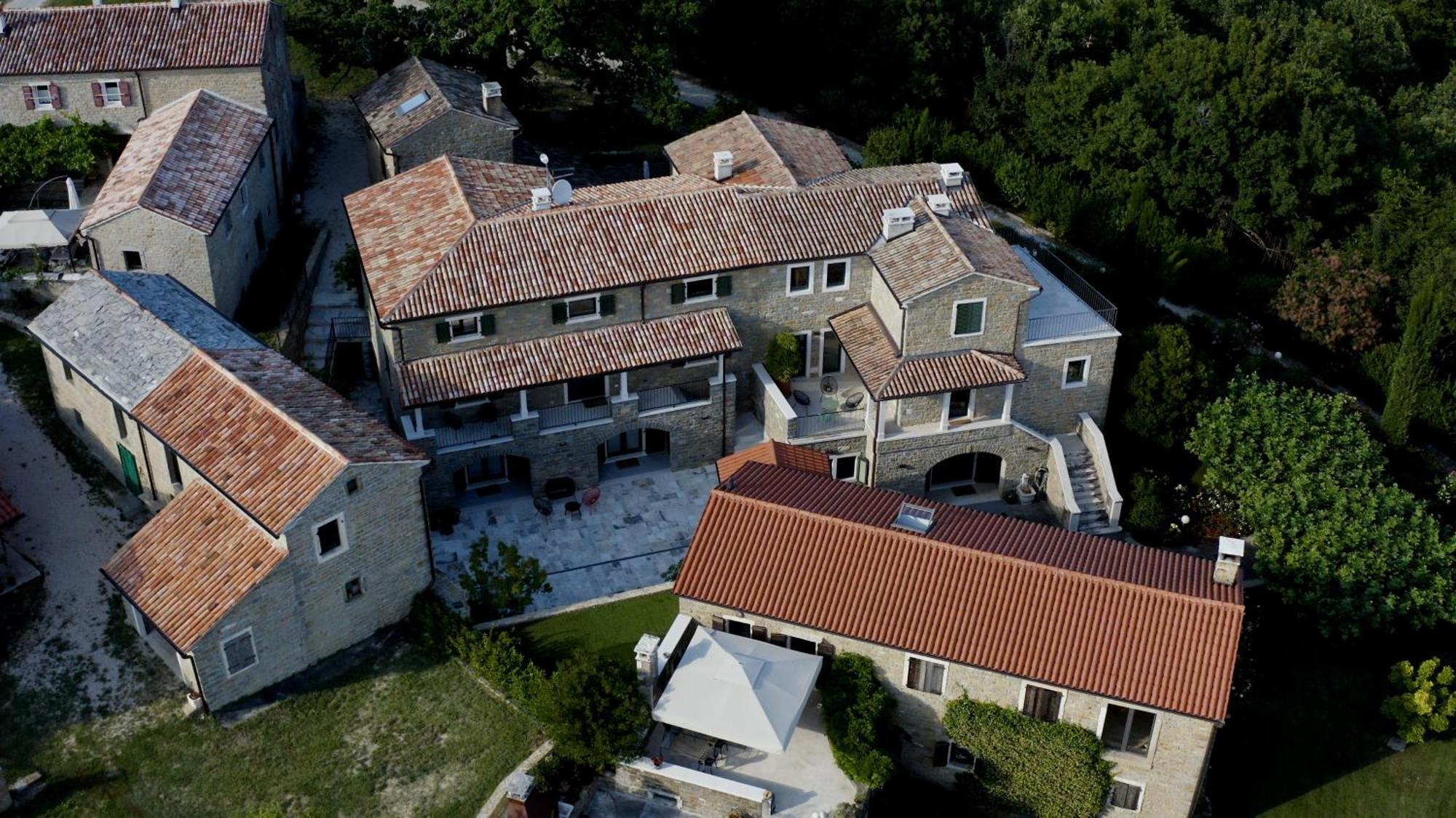 L'Abbraccio Della Quercia Apartment Momjan Bagian luar foto